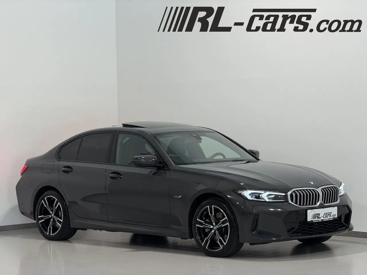 BMW 330 e xDrive LCI M-Sport/Schiebedach/HEAD-UP/Harman&K